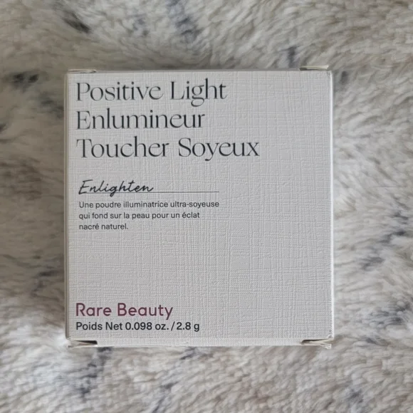 Enlighten - Rare Beauty Highlighter Selena Gomez - Picture 10 of 14